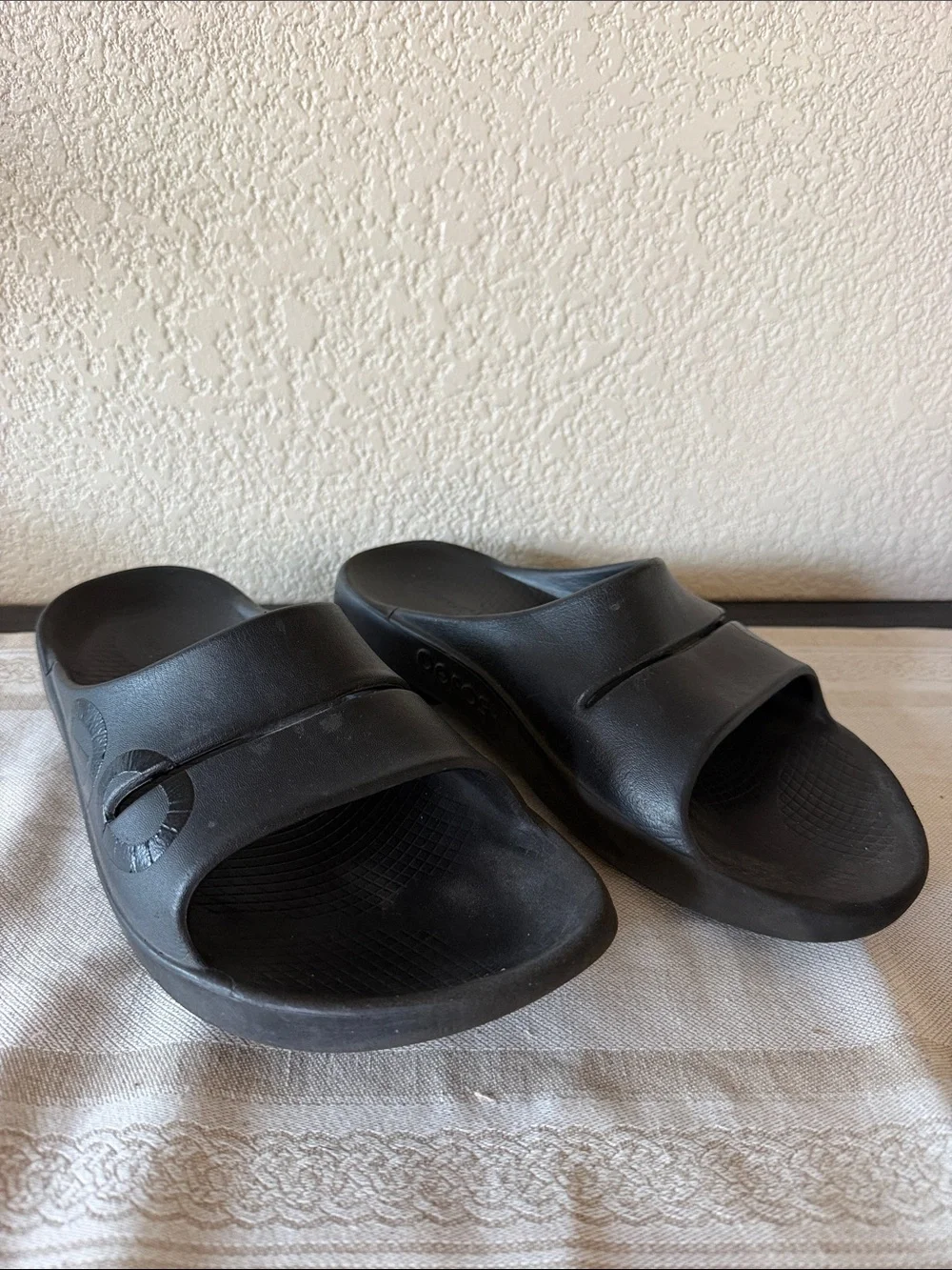 OOFOS Blacck OOriginal OOFOS Slide Sandals